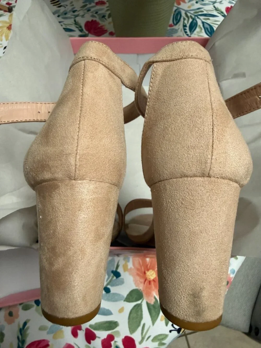 David’s Bridal Nude Suede Block Heel Sandals Women’s Size 7.5